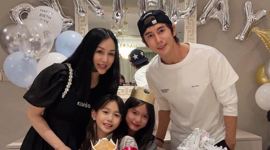 张伦硕的婚史,杨子有4个老婆(张伦硕小他妻子多少岁) 张伦硕的婚史,杨子有4个老婆(张伦硕小他妻子多少岁)