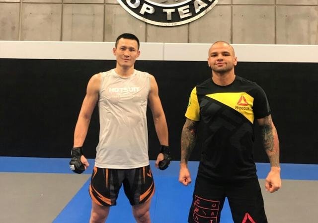 王冠个人资料，王冠图片(王冠照片图)