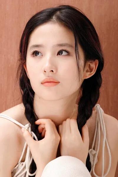 刘亦菲个人资料，胡歌近况(刘亦菲胡歌恋情曝光)