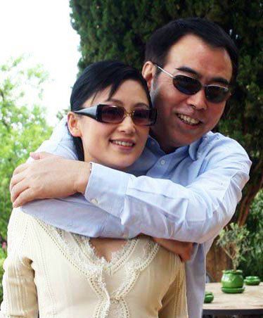 演员陈红结过几次婚，倪萍和5个男(陈红和倪萍谁漂亮啊)