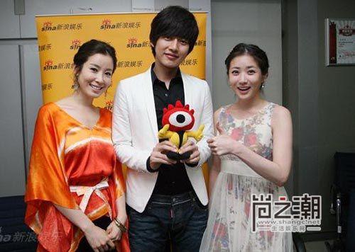 朴海镇个人资料，朴海镇公布恋情(朴海镇的个人资料)