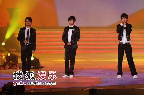 王铮亮个人资料，王铮亮老婆文薇(王铮亮前妻)