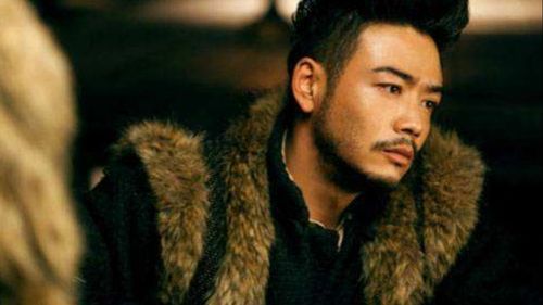 杨烁个人资料介绍,样烁(杨烁是什么样)