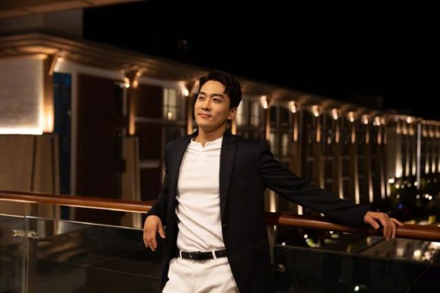 宋承宪近况，刘亦菲现状如何(宋承宪采访说看过刘亦菲的)