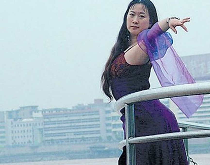 芙蓉姐姐的照片，芙蓉姐姐近照(芙蓉姐姐图片大全大图 表情)