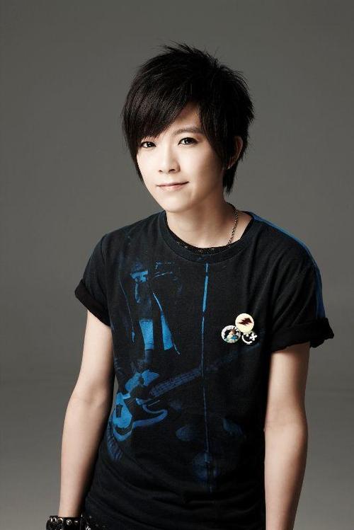 张芸京个人资料,2004年超级女(张芸京2013)