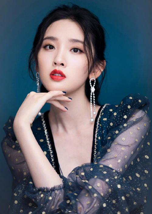 唐艺昕个人资料简介及，李艾个人资(唐艺昕简介和资料大全)