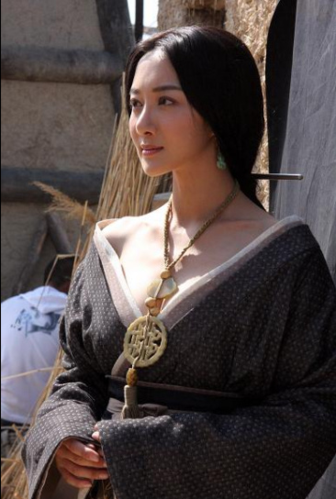 李依晓个人资料，李依晓身高多少(李依晓个人身高体重)