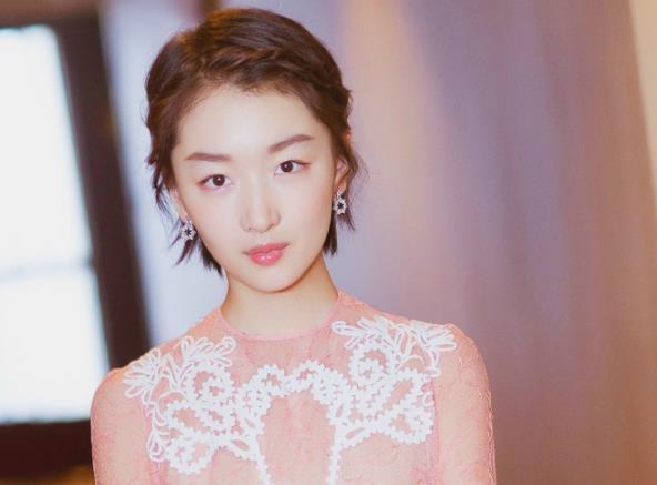 周冬雨个人资料，关晓彤(周冬雨关晓彤马思纯)