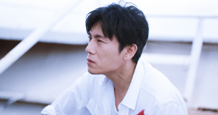 秦昊再获影帝，秦昊伊能静怎么好上(秦昊是因为伊能静红的)