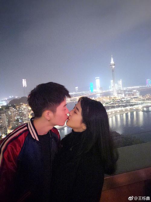 王栎鑫女朋友,王凯向蒋欣求婚成功(王凯和蒋欣公开恋情了!)