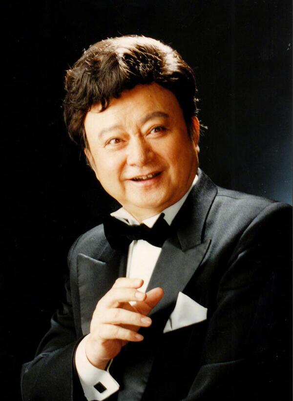 胡松华的头发是假发吗他是不是秃顶