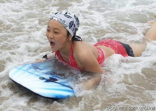 16岁林妙可近照显成熟(林妙可打扮成熟)