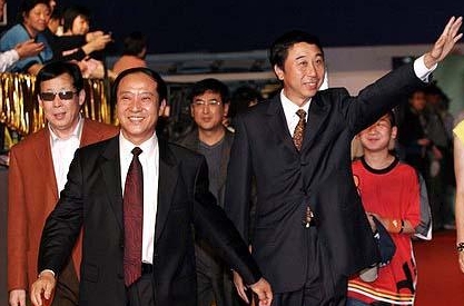 冯巩和牛群为什么分手?冯巩和牛群经典相声(冯巩和牛群的相声大全两个弄潮儿)