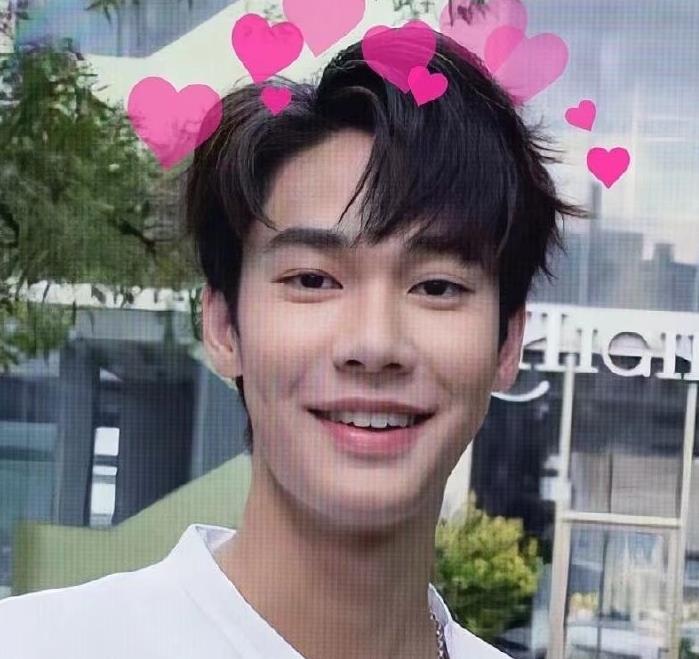 dew泰国演员个人资料(泰国男演员mew资料)