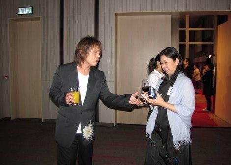 伍佰老婆陈文佩照片(伍佰老婆个人资料) 伍佰老婆陈文佩照片(伍佰老婆个人资料)