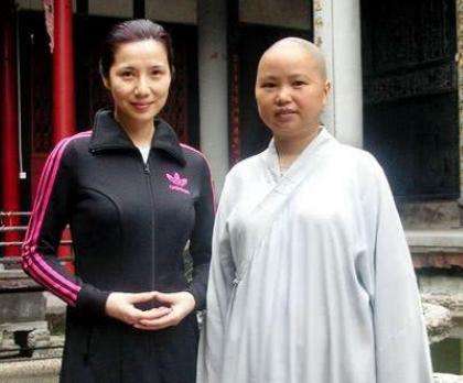 关淑怡个唱露半乳视频 关淑怡个唱露半乳视频