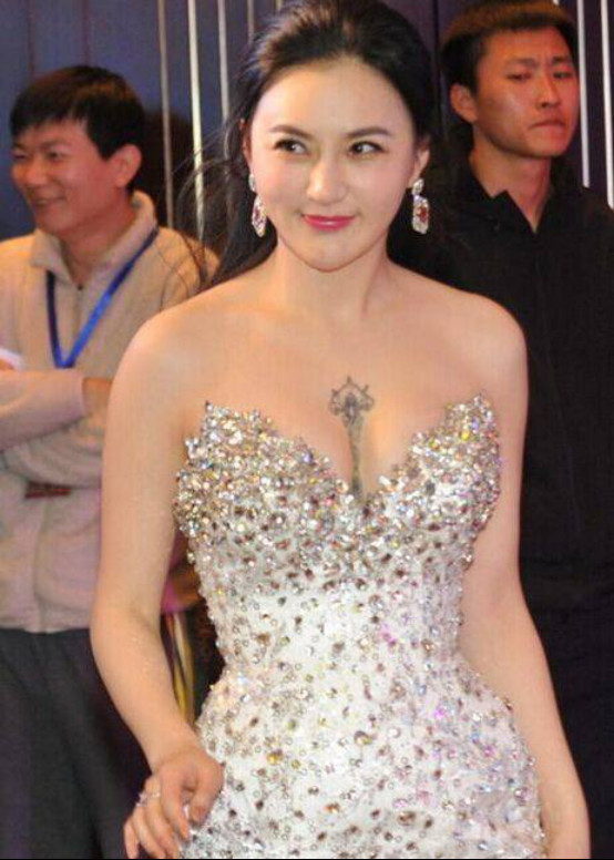 王子子胸前纹身是什么?王子子老公是谁 王子子胸前纹身是什么?王子子老公是谁