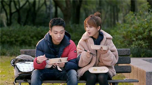 欢乐颂咖喱咖喱是谁唱的歌?欢乐颂2中都有(欢乐颂插曲咖喱咖喱原唱是谁唱的)