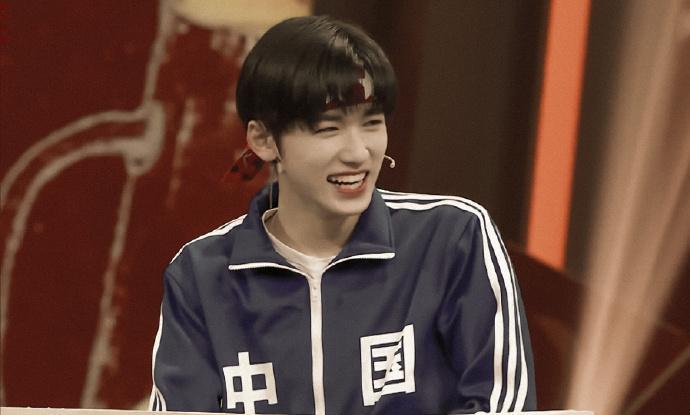 宋亚轩个人资料,宋亚轩巴蜀中学校(宋亚轩在巴蜀中学照片)