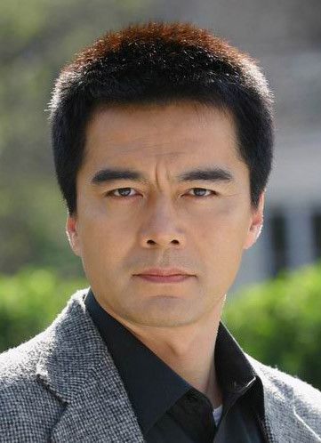 演员许亚军，许亚军何晴(许亚军个人资料简介图片何晴)