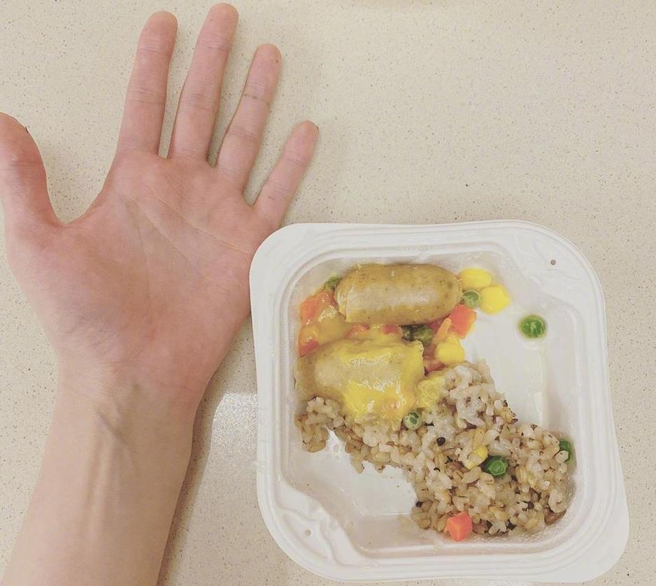 泫雅的胸是真的还是后天练的(泫雅的身材怎么练出来)