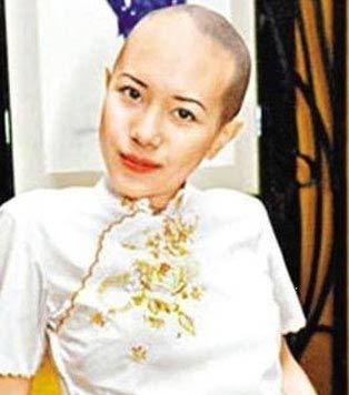 芳飞美女剃光头视频 芳飞美女剃光头视频