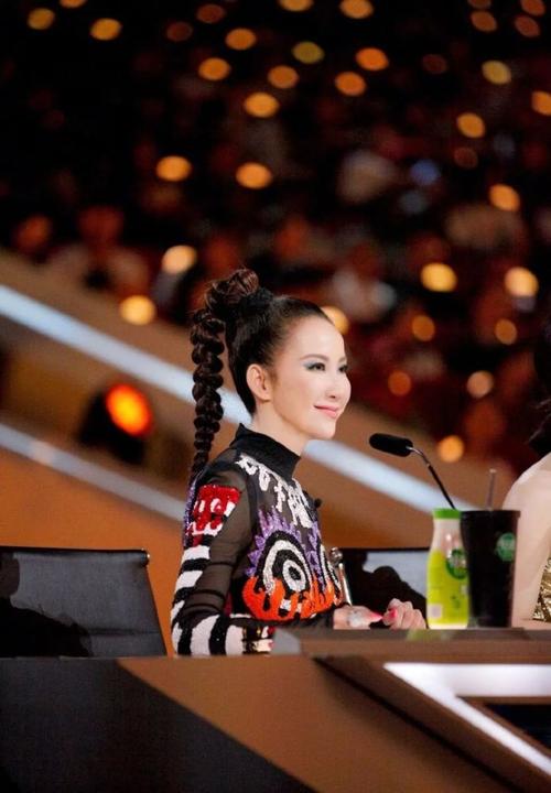 李纹图片,李玟最新发型图片(李玟短头发相片) 李纹图片,李玟最新发型图片(李玟短头发相片)