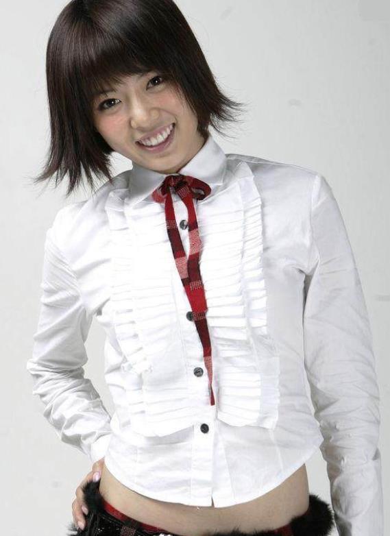 泫雅的胸是真的还是后天练的(泫雅的身材怎么练出来) 泫雅的胸是真的还是后天练的(泫雅的身材怎么练出来)