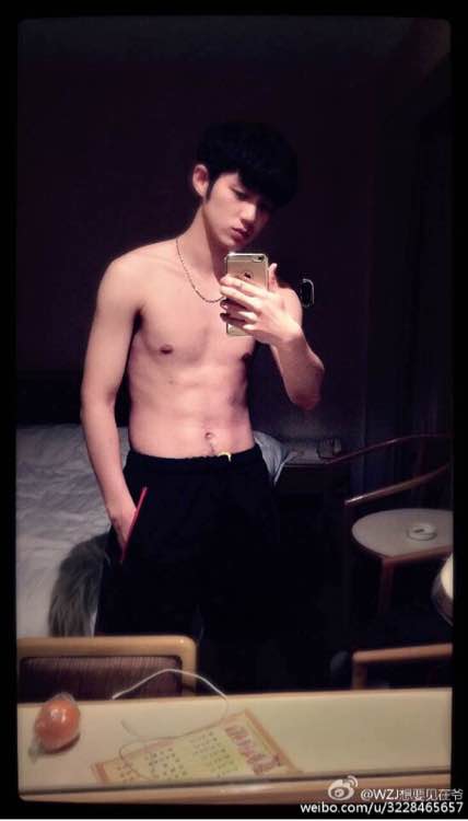 击剑小鲜肉董力肌肉照(董力的个人资料简介) 击剑小鲜肉董力肌肉照(董力的个人资料简介)