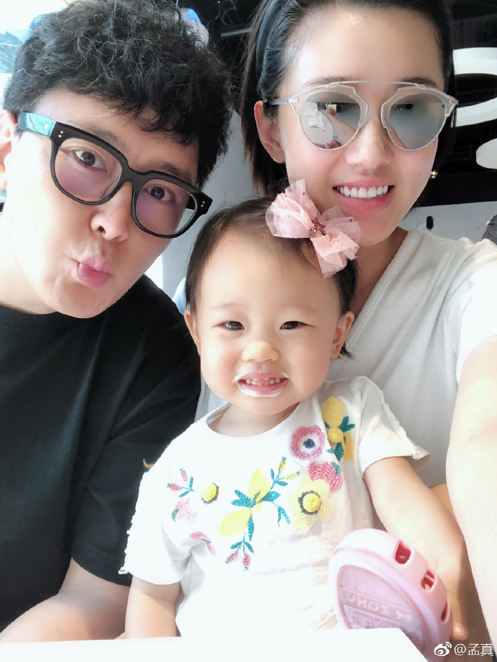 怎么现在不见曾泳醍了?曾泳醍和杨烁什么关 怎么现在不见曾泳醍了?曾泳醍和杨烁什么关