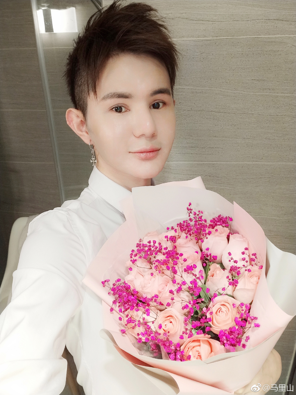 马里山为什么戴义乳