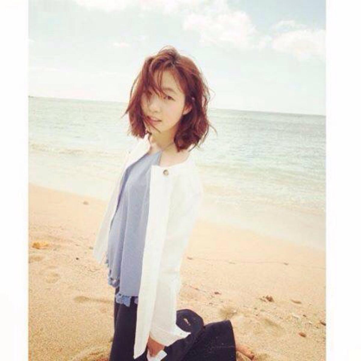 金高银撞脸鸟叔照片