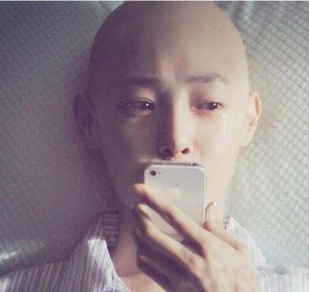 芳飞美女剃光头视频 芳飞美女剃光头视频