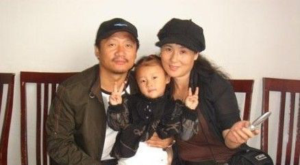 唐鉴军老婆王小华资料照片(唐鉴军和王小华的二人转正戏)