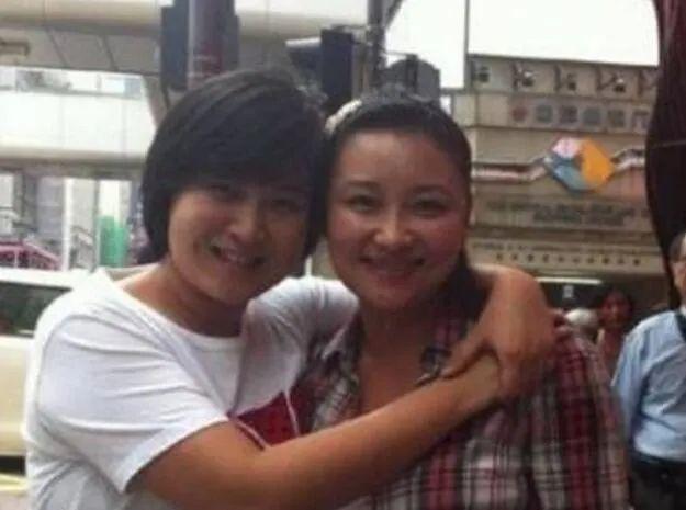 贾玲的妈妈真的车祸去世了嘛,《你(贾玲妈妈死于车祸吗)