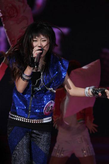 演员潘虹近况，潘虹35年后首谈后(演员潘虹结婚了吗)