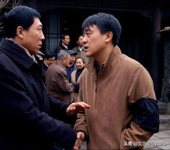 何冰主演的电视剧，芝麻胡同剧情介(电视剧芝麻胡同演员介绍)