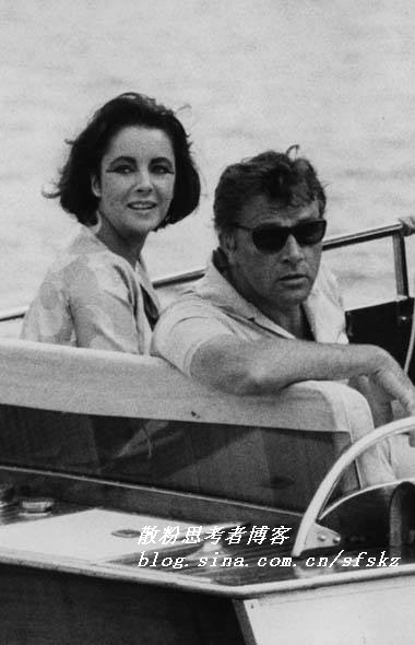 伊丽莎白奥尔森的事业线照片