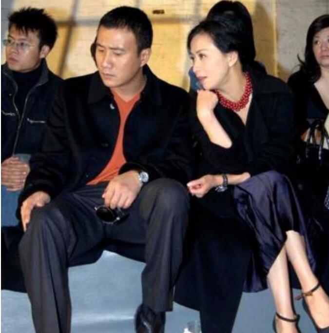 刘嘉玲为什么跟胡军很熟(胡军喜欢刘嘉玲)