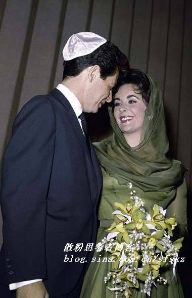 伊丽莎白奥尔森的事业线照片