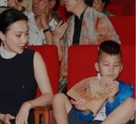 刘嘉玲为什么跟胡军很熟(胡军喜欢刘嘉玲)