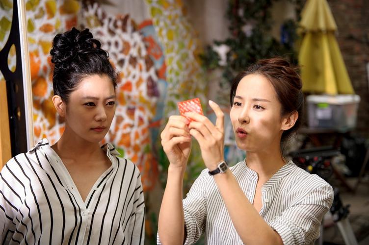 韩世雅，金希贞