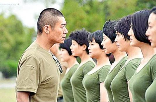 演员徐佳的左胸上的伤疤怎么回事