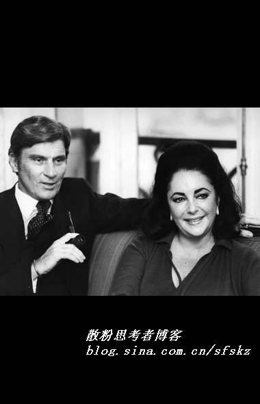 伊丽莎白奥尔森的事业线照片