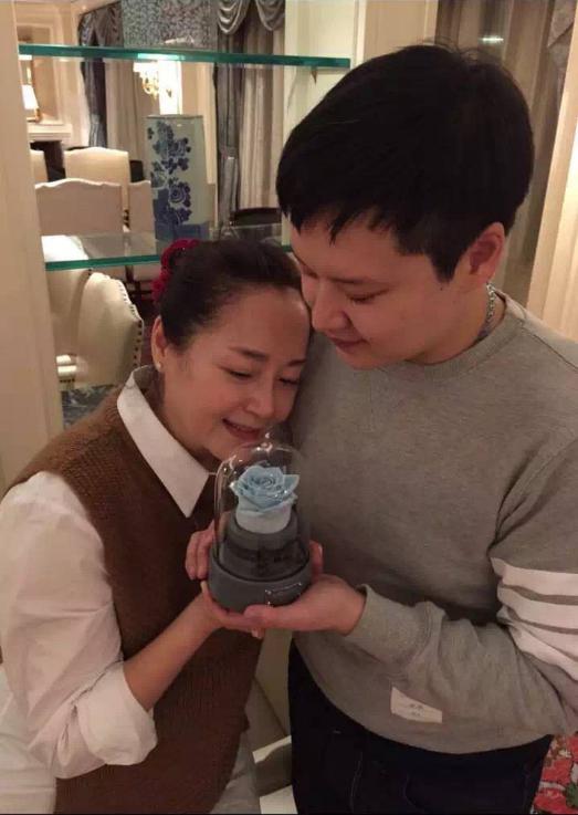 凯莉-詹娜的彩妆叫什么(凯莉詹娜口红) 凯莉-詹娜的彩妆叫什么(凯莉詹娜口红)