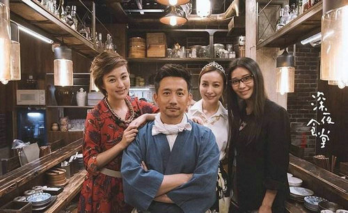 伊丽莎白奥尔森的事业线照片