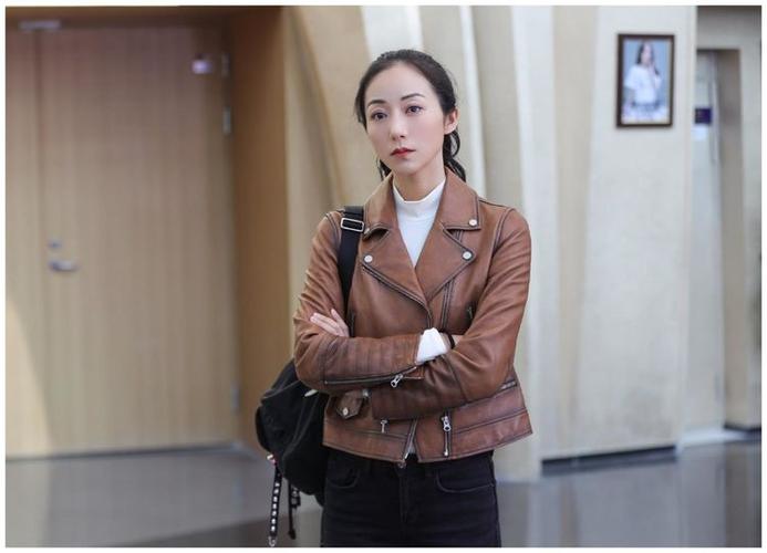 柯蓝爷爷是谁,柯蓝和黄志忠的关系(黄志忠和柯蓝现状图片) 柯蓝爷爷是谁,柯蓝和黄志忠的关系(黄志忠和柯蓝现状图片)