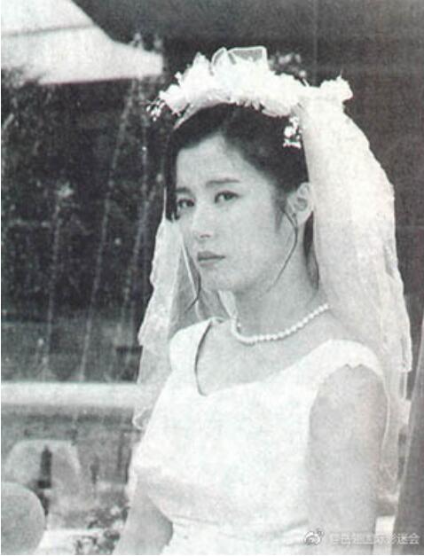 岳翎是不是聋哑人(岳翎小时候) 岳翎是不是聋哑人(岳翎小时候)