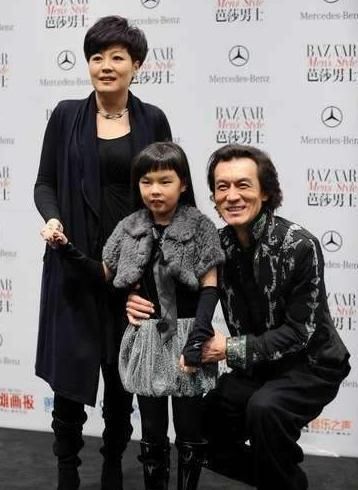 李咏为什么离开央视,李咏什么时候(中央电视台的李咏怎么了)